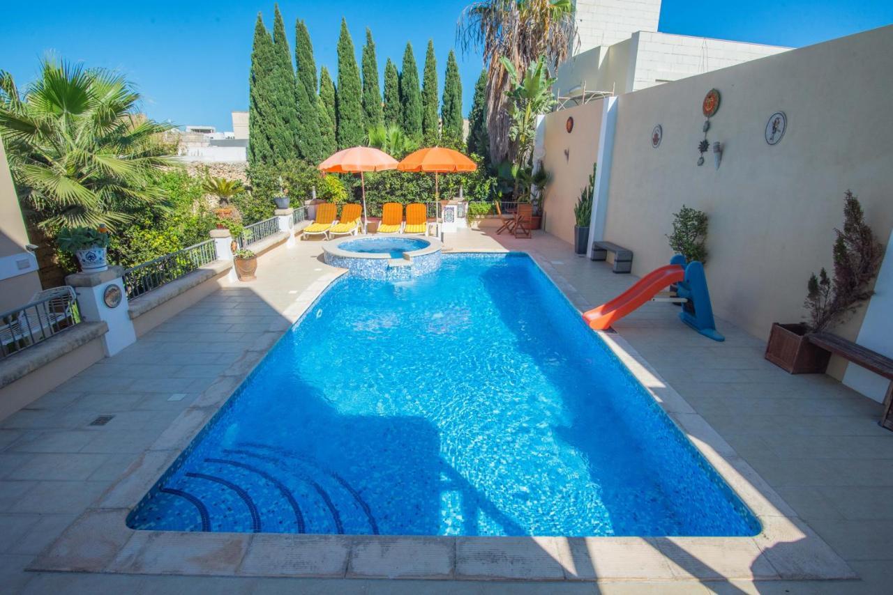 Central Villa Flatlet With Pool - Free Parking And Wifi Lija Exterior photo